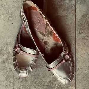 FJ gold and punk summer flat shoes with a 1” heel